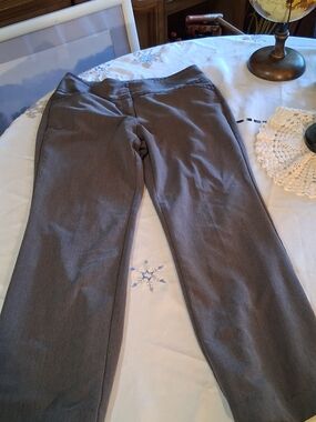 Elle Gray Straight-Leg Dress Pants 8 260879